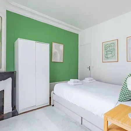 Colore Et Lumineux A Apartment